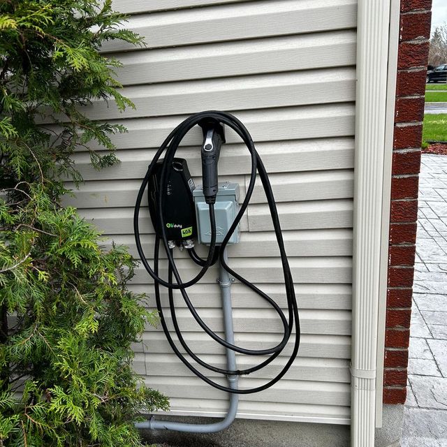 Borne de recharge — cour arrière