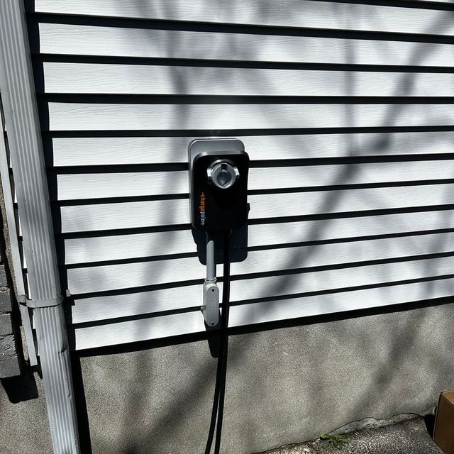 Borne de recharge — revêtement blanc