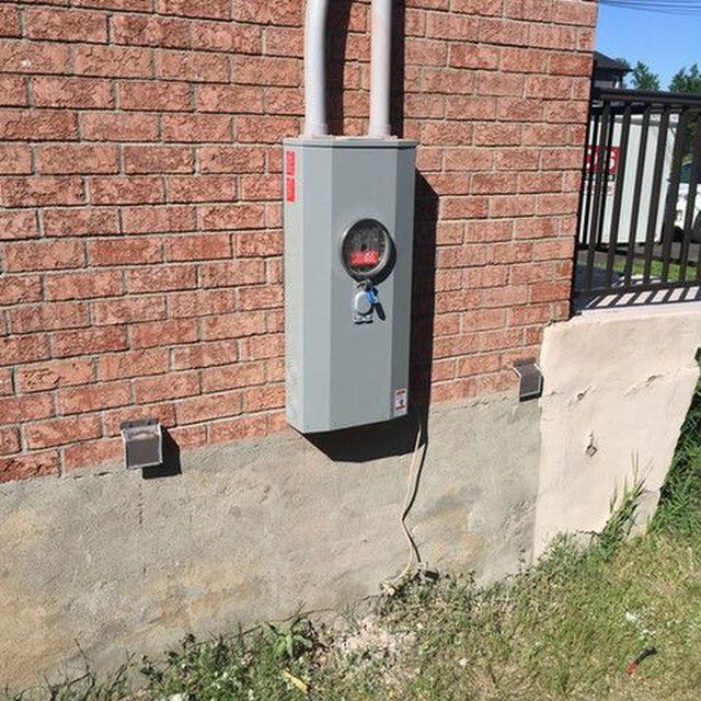 Borne de recharge et sectionneur